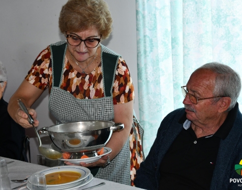 almoço de idosos promovido pela comissao do ES das furnas_2022_27