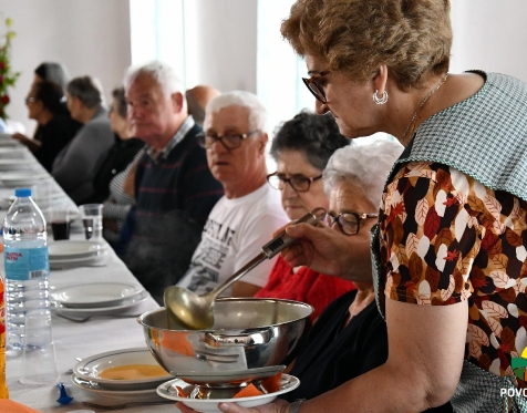 almoço de idosos promovido pela comissao do ES das furnas_2022_30