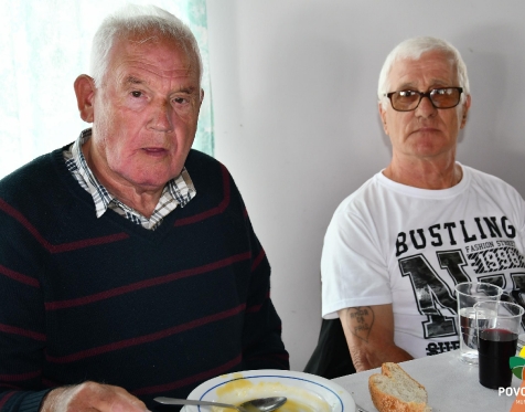 almoço de idosos promovido pela comissao do ES das furnas_2022_43