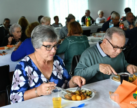 almoço de idosos promovido pela comissao do ES das furnas_2022_64