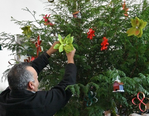 Idosos Ativos decoram árvore de Natal da CMP_2023_7